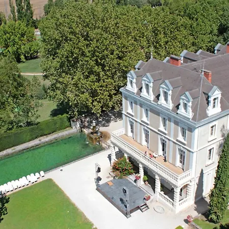 Apartment Perfection Chateau Laval - Comfort Mobile - 3 Sleeps 5 Persons