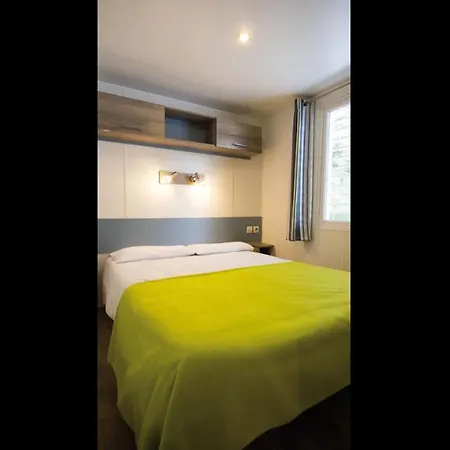 Perfection Chateau Laval - Comfort Mobile - 3 Sleeps 5 Persons