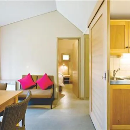 Apartment Perfection Chateau Laval - Comfort Mobile - 3 Sleeps 5 Persons *