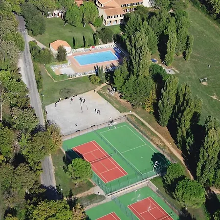 Perfection Chateau Laval - Comfort Mobile - 3 Sleeps 5 Persons *