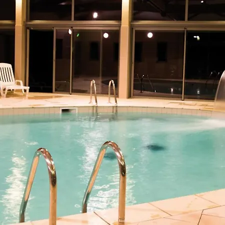 Perfection Chateau Laval - Comfort Mobile - 3 Sleeps 5 Persons Apartment